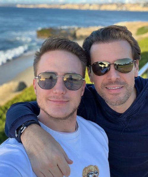 Yannick Strickler y su esposo Manuel Alonso