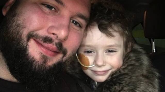 “No estoy preparado para dejarte ir, eres mi pequeña princesa. La niña más asombrosa, fuerte, valiente y me siento bendecido de ser tu padre"