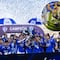Papelón en la Supercopa Argentina: Se le rompe el trofeo a Vélez Sársfield en pleno festejo