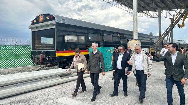 Delfina Gómez acompaña a AMLO a supervisión del Tren Interurbano