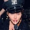 ¿Era Lucía Méndez? Madonna se enoja porque un fan no se paró en concierto de The Celebration Tour (VIDEO)