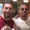 Salt Bae festejó con Lionel Messi, pero lo terminó incomodando (VIDEO)