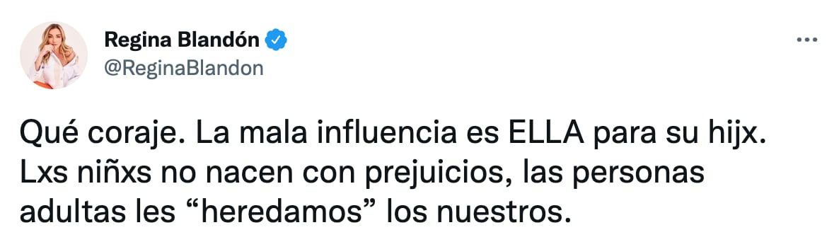 Tuit de Regina Blandón