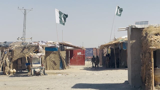 Pakistán y Afganistán acuerdan alto al fuego de 48 horas