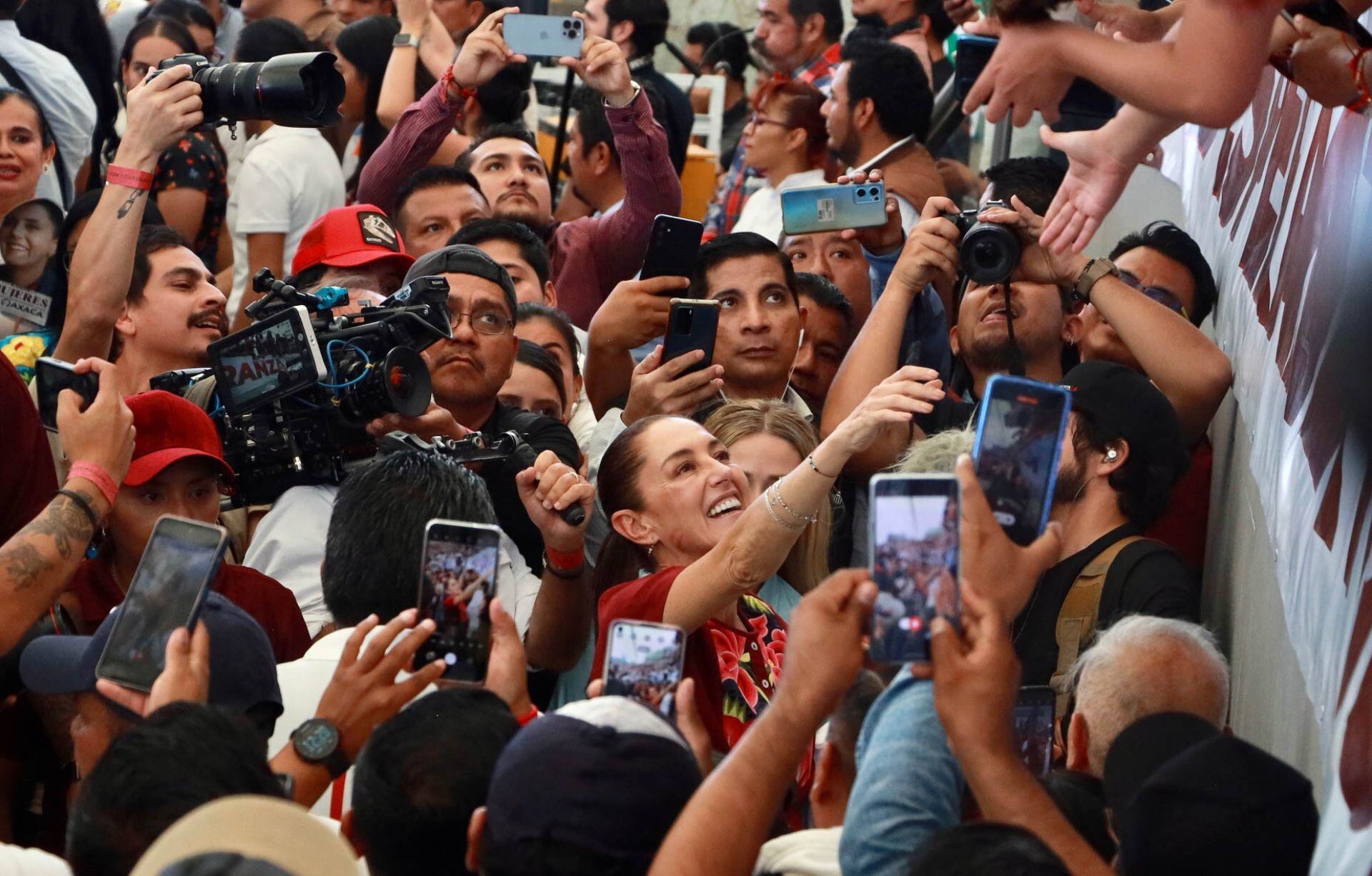 INE suspende asambleas masivas de Claudia Sheinbaum