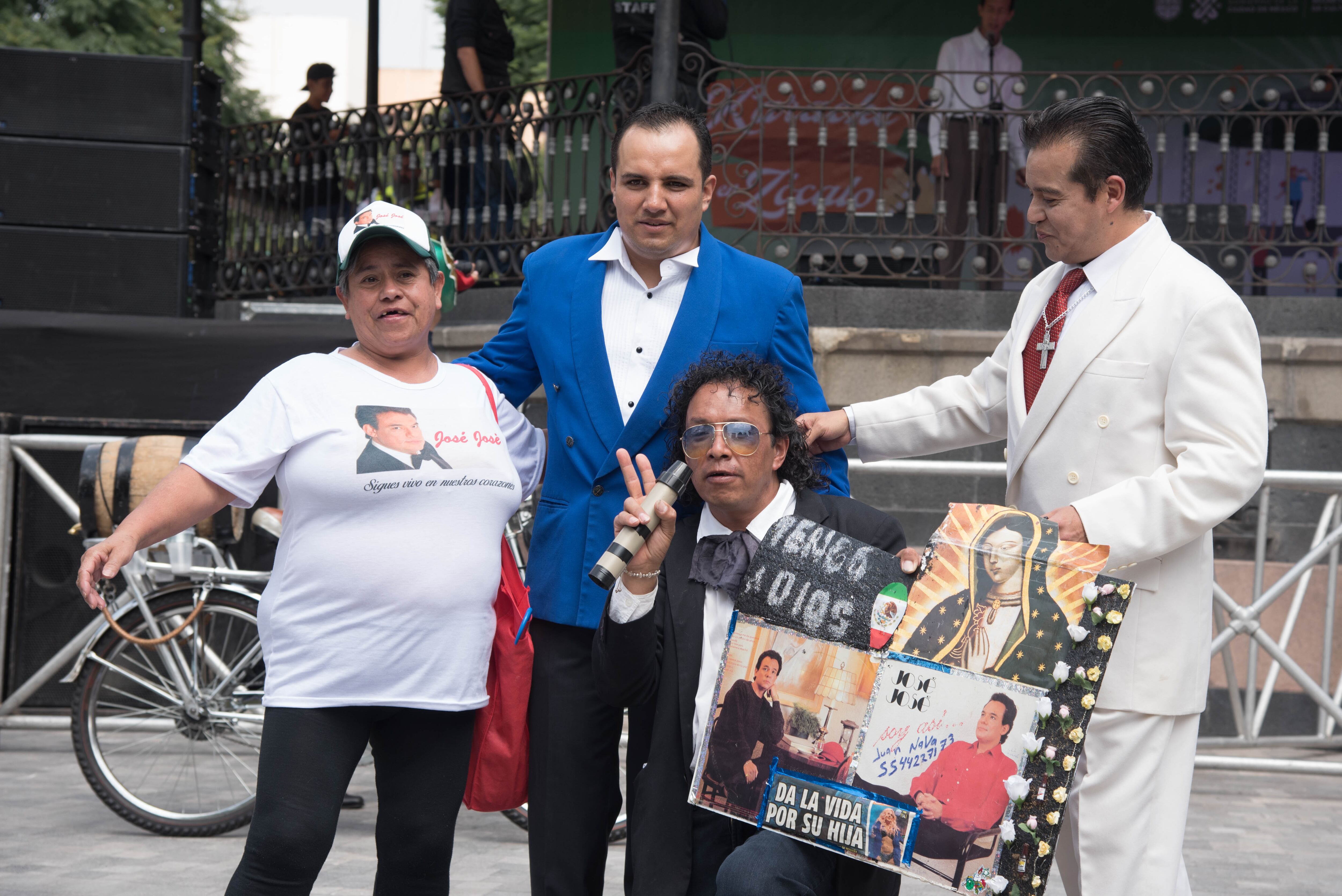 Karaoke en homenaje a José José en CDMX
