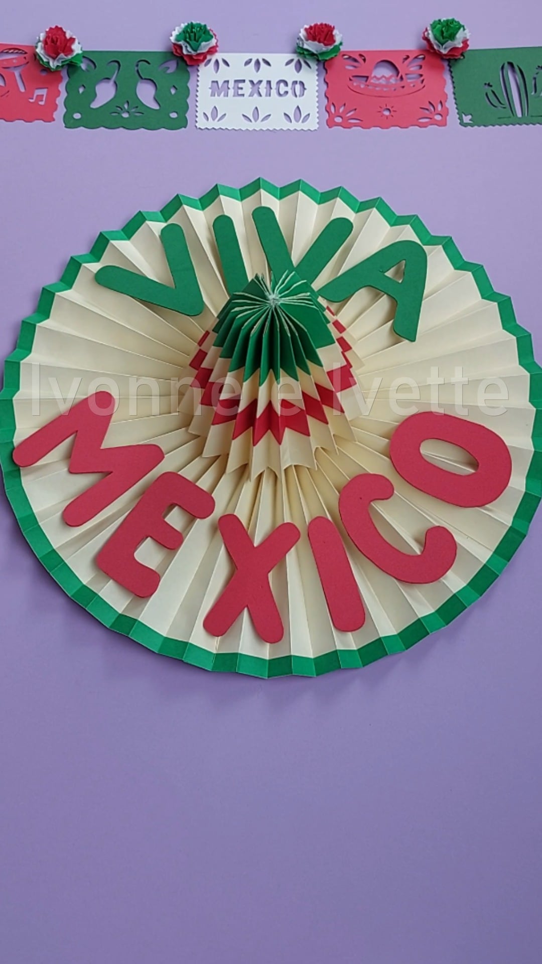 Rosetón de sombrero mexicano de papel