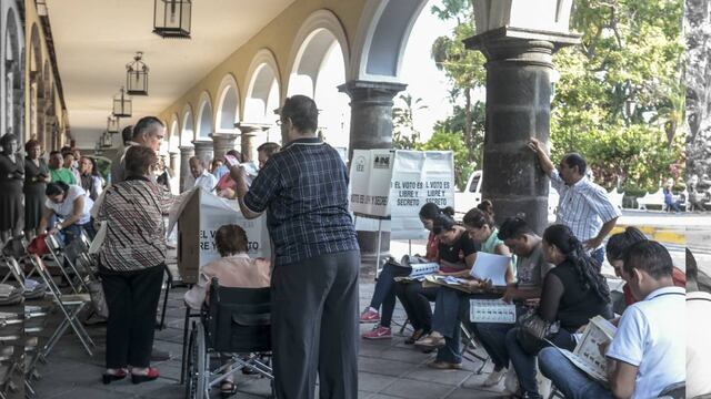 También plantearon que la toma de protesta del gobernador de Colima sea el 20 de enero o hasta febrero.
