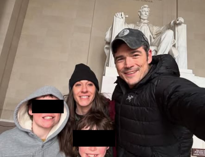 Joe Kent y su familia