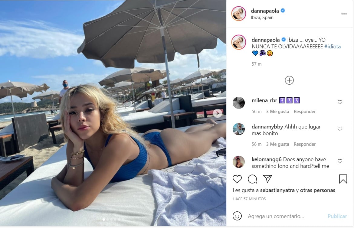 Danna Paola posa en bikini durante sus vacaciones en Ibiza