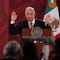 AMLO responde a Eugenio Derbez; ya no reciben sobres amarillos, sino transferencias electrónicas