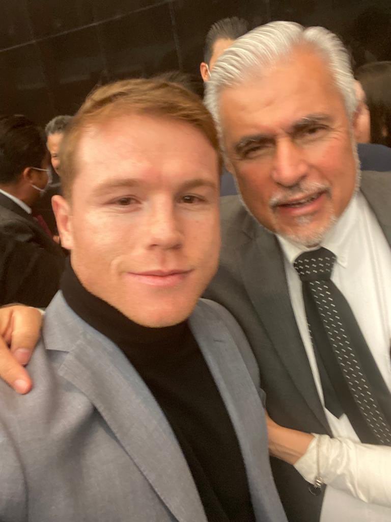 Canelo Álvarez y José Narro Céspedes