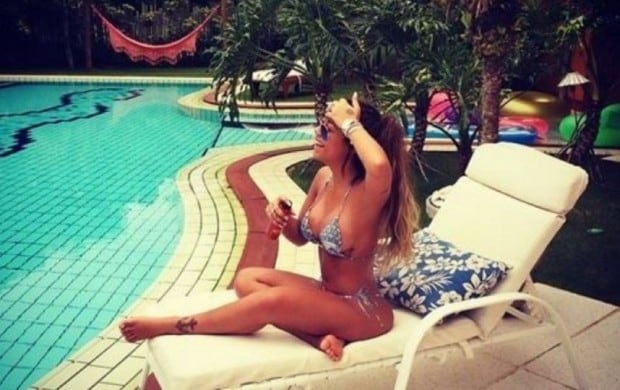 Las redes sociales fueron presas de sus impulsos luego de darse a conocer una serie de candentes fotos de la hermana de Neymar