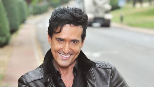 Carlos Marín, cantante de Il Divo, se vacunó contra Covid-19 en México