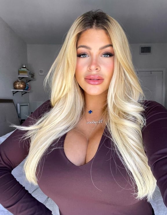 Neyleen Ashley, modelo con los senos más grandes de EU