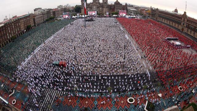 Clase de boxeo masiva en el Zócalo de la Ciudad de México
