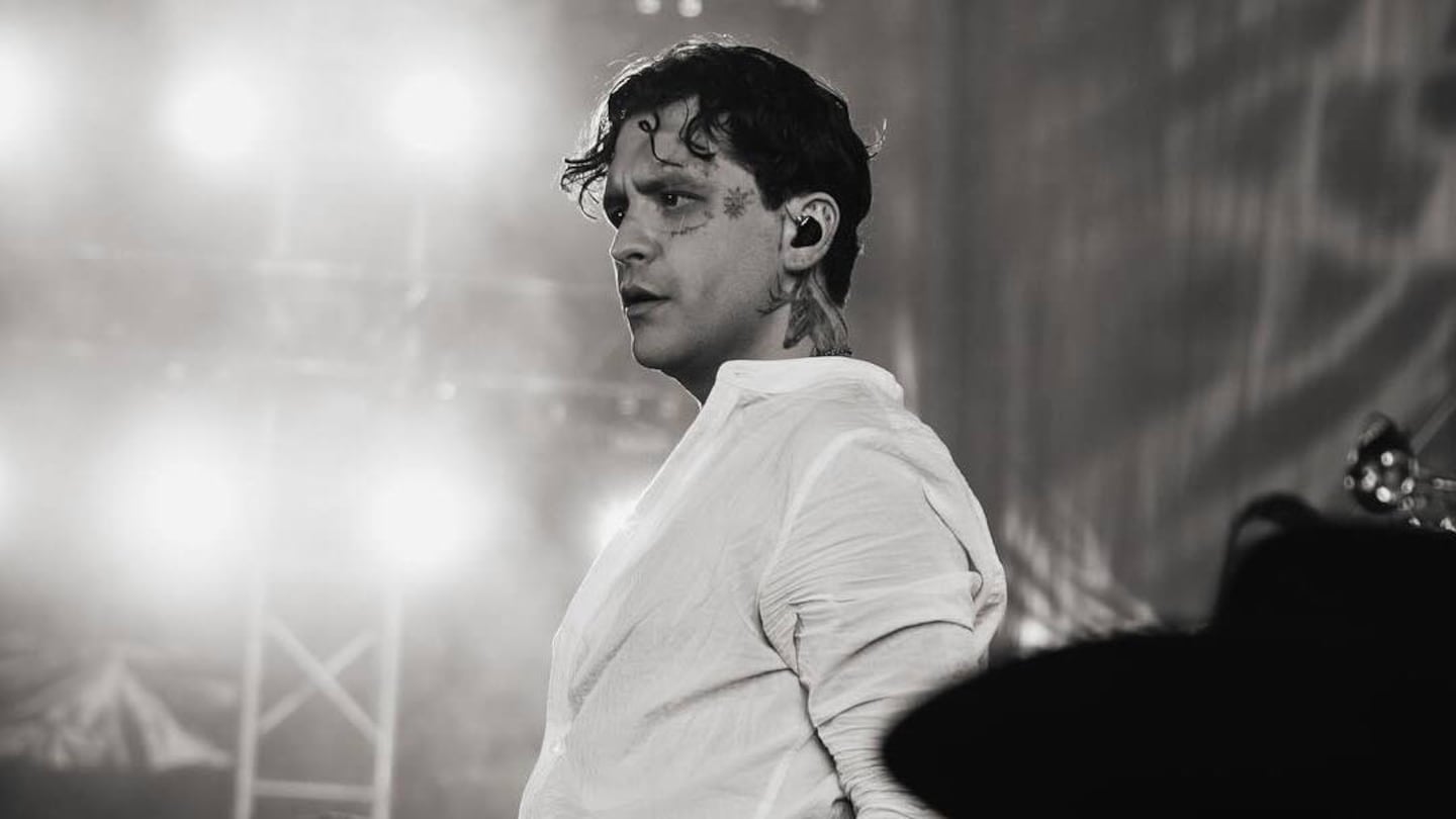 Alerta para el SAT y la UIF: Cantante sonorense traslada más de 12 mdp en efectivo sin declarar