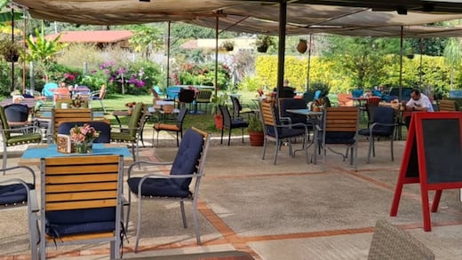 ¿Cuánto cuesta comer en La Sombra del Sabino, el restaurante que visitó Noroña?