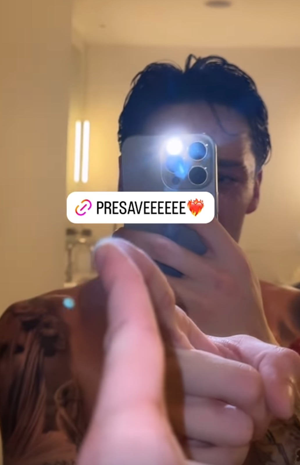 Peso Pluma sí se habría cortado el cabello