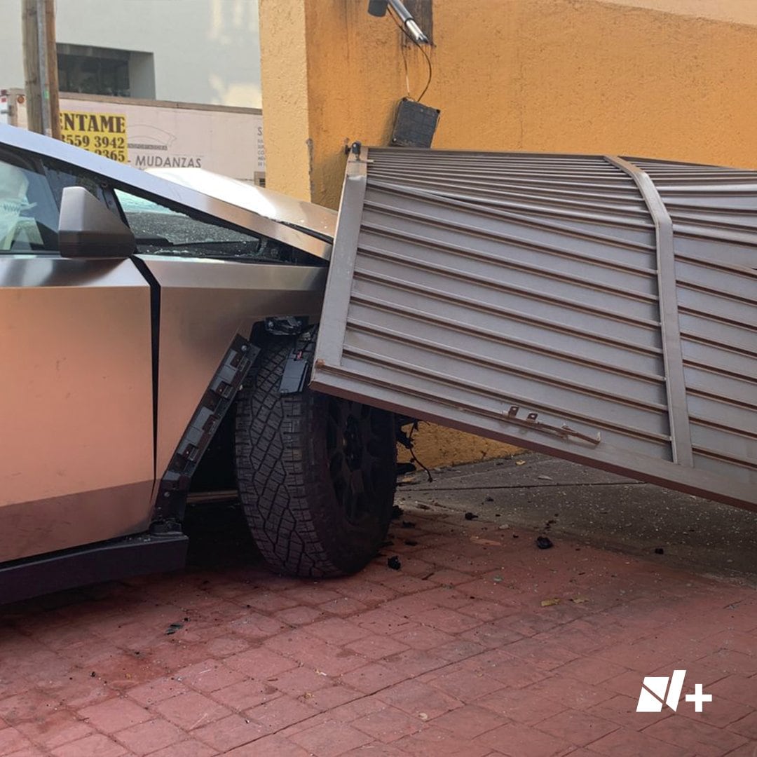 Una camioneta Cybertruck de Tesla chocó contra una casa en la CDMX