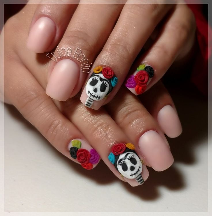 Día de Muertos 2023: Uñas de Frida Kahlo