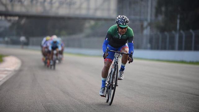 Arroyo hace un recorrido en bicicleta