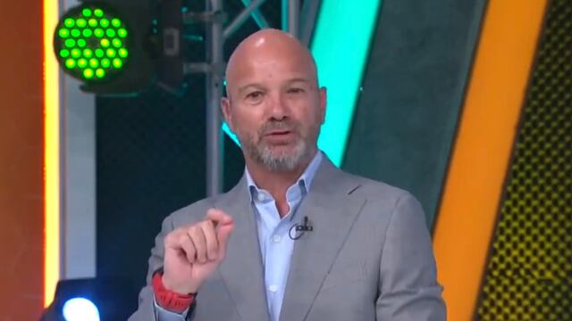 Luis García critica a Santiago Giménez