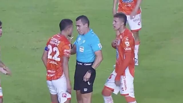 Gato Ortiz empuja a jugador del Pachuca