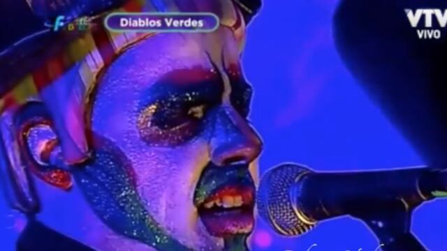 Rinden homenaje a normalistas de Ayotzinapa en el Carnaval de Uruguay (VIDEO)