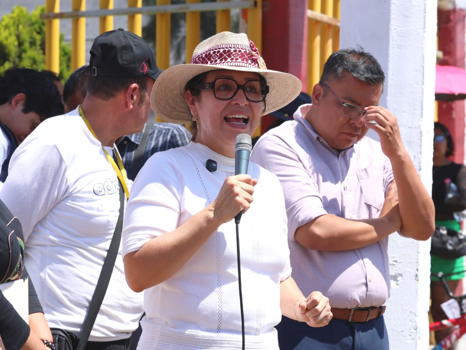 Ecatepec rehabilitó más de 4 mil metros cuadrados de asfalto.