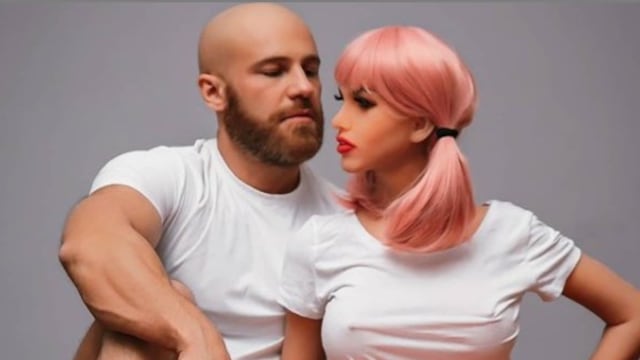 Yuri Tolochko y su futura esposa.