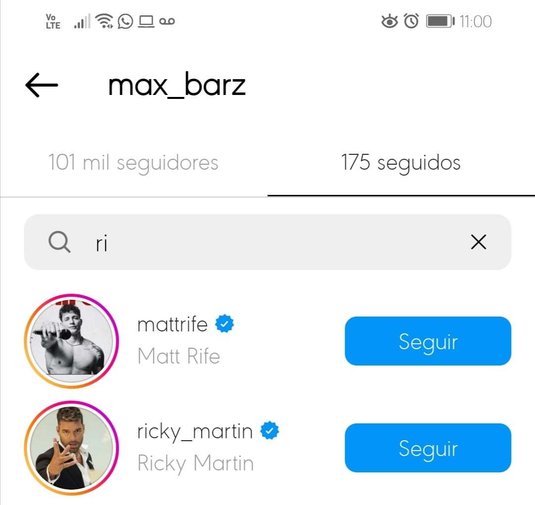 Max Barz sigue a Ricky Martin en Instagram.
