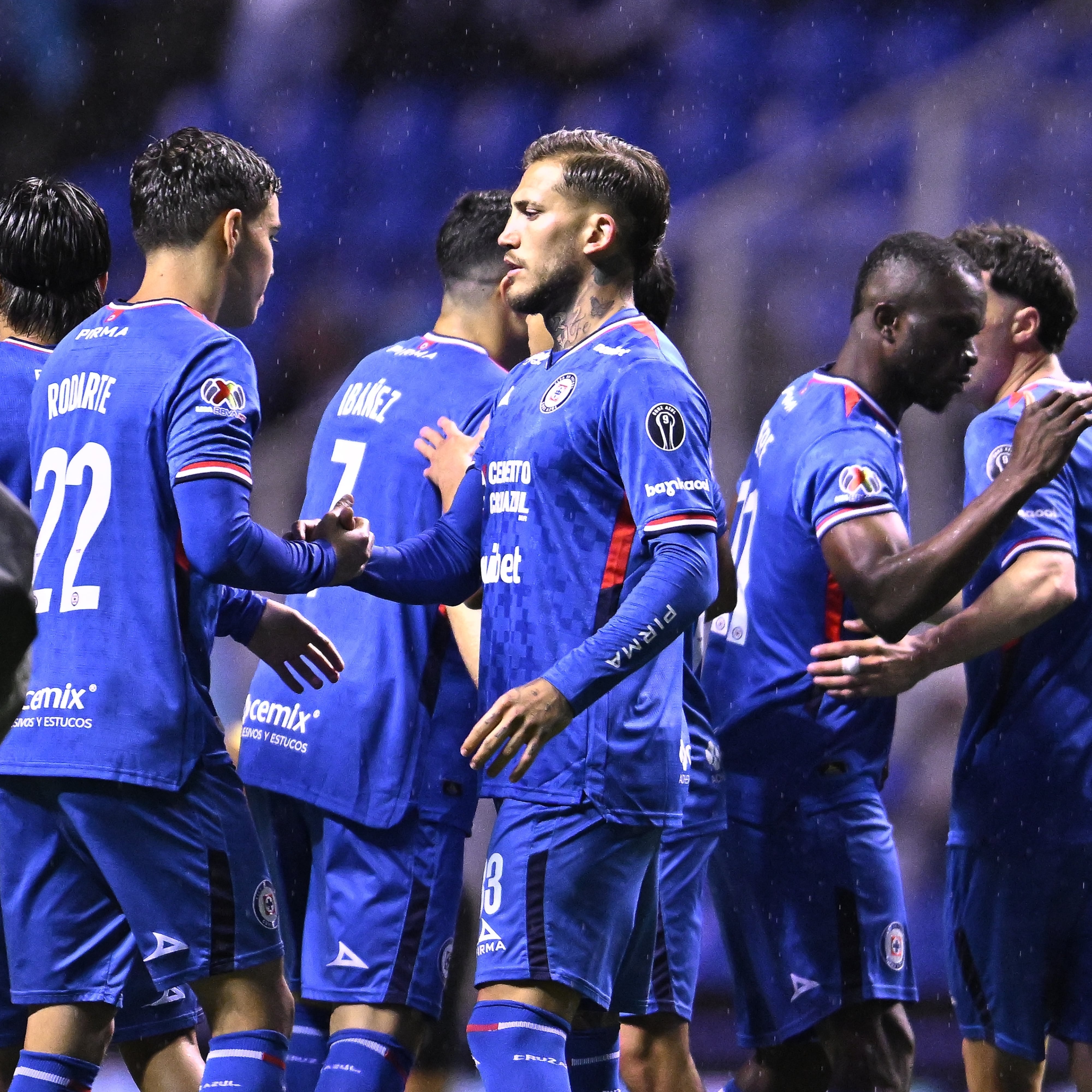 Cruz Azul cae 2-1 ante Pachuca en el Estadio Cuauhtémoc