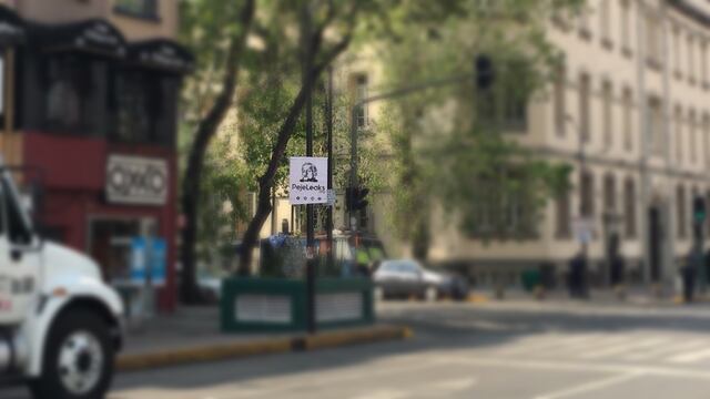 Cartel de Pejeleaks colgado en la Ciudad de México