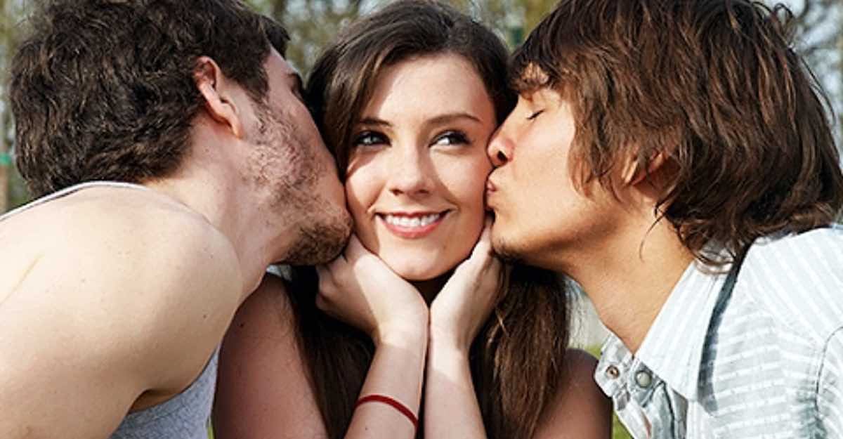 Cacha a su novia siéndole infiel; ella ya tenía 5 esposos al mismo tiempo