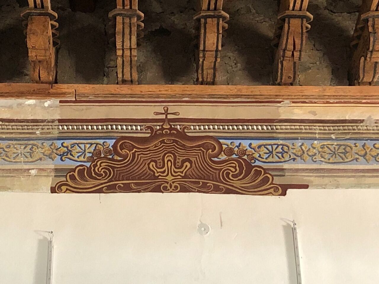 INAH frena restauración por tatuadora a Capilla de Aculco