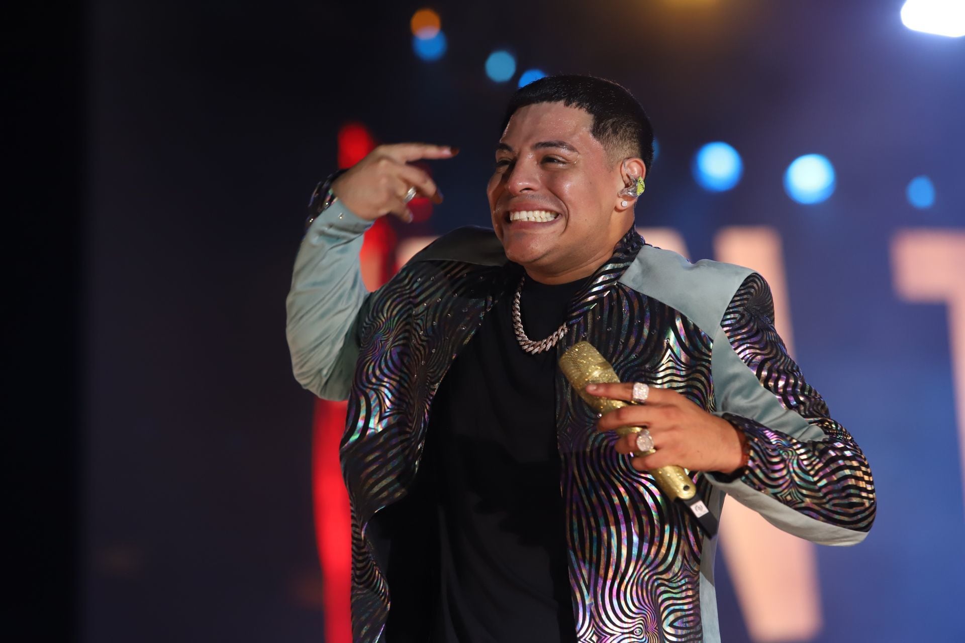 Eduin Caz, cantante de Grupo Firme en el concierto del Zócalo.