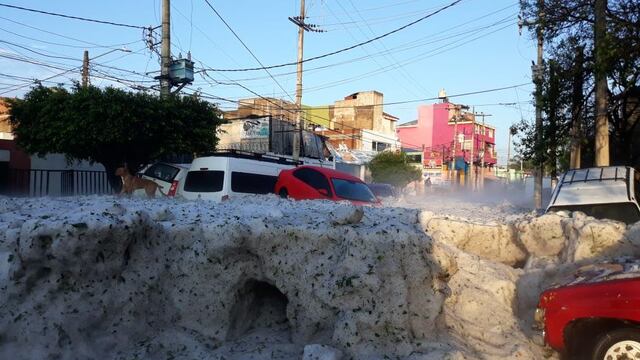 La granizada también dejó afectaciones en el municipio de Tlaquepaque.