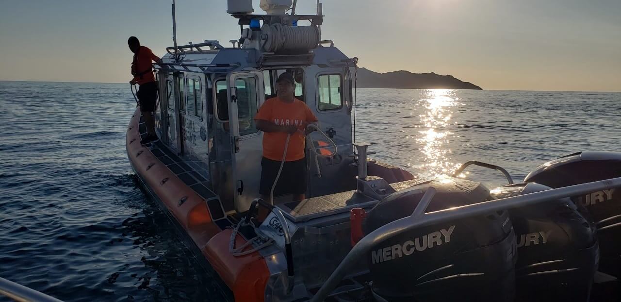 Rescate de náufragos en Guaymas, Sonora.