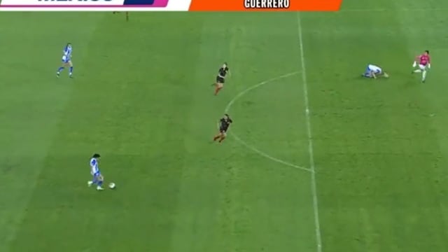 La Liga MX Femenil atestiguó uno de los goles más insólitos en su historia.