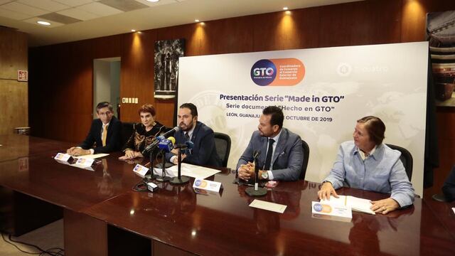 En representación del gobernador del Estado, Diego Sinhue Rodríguez Vallejo, el Coordinador de Comunicación Social, Alan Sahir Márquez Becerra hizo la presentación.