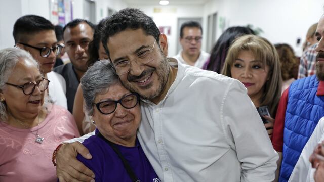 Martí Batres celebra construcción de vivienda de Fovissste