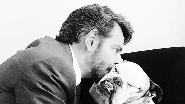 Eugenio Derbez comparte la muerte de su perrita Fiona después de 11 años