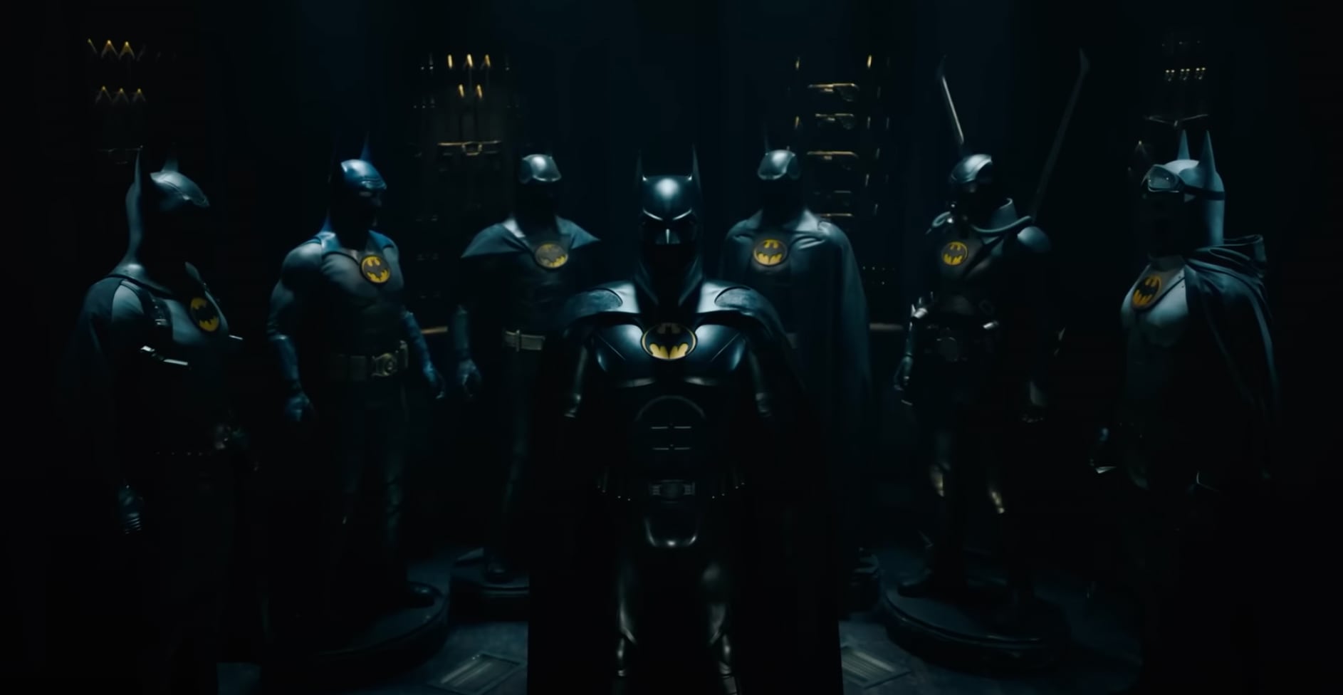 The Flash: Michael Keaton se revela con su icónico Batman en último tráiler