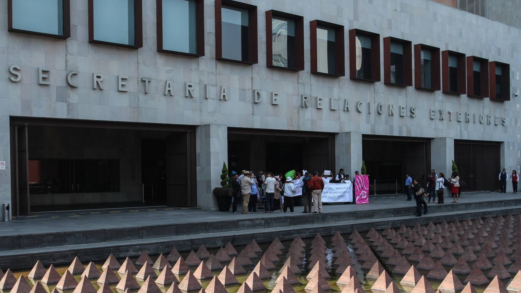 Sede de la SRE. Recursos a Consulados.