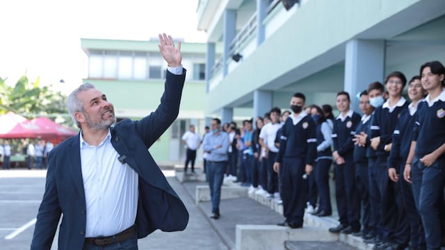 Alfredo Ramírez Bedolla visitó el Colegio Casa del Niño en Uruapan, Michoacán
