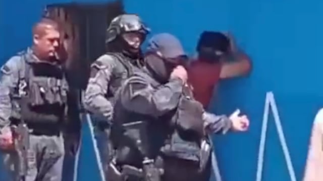 Policías de Celaya asaltan a camión de refrescos y atentan contra director de seguridad pública de Villagrán