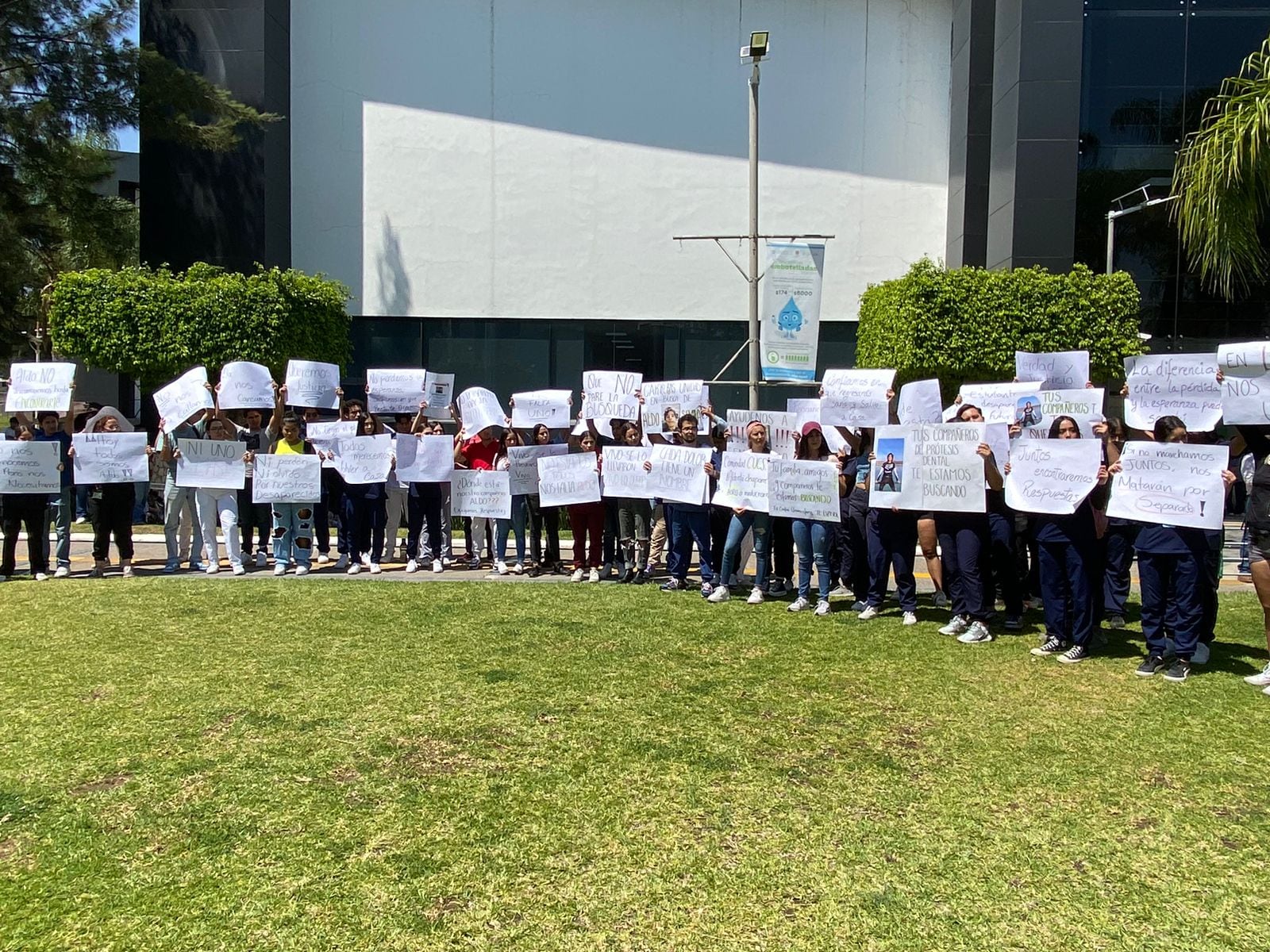 ¿Quién es Aldo González Sevilla, estudiante de la Universidad de Guadalajara que despareció el 13 de abril? En el CUCS se manifestaron para que aparezca con vida
