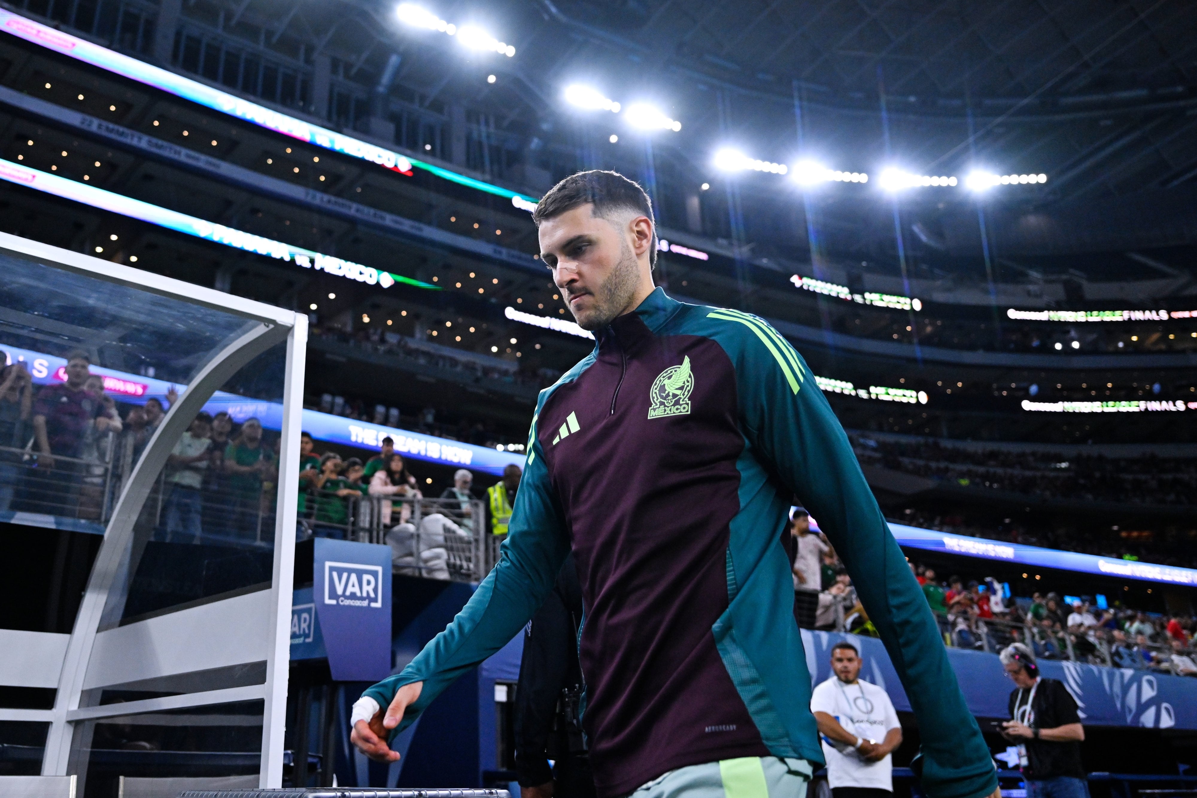 Santiago Giménez con el Tri