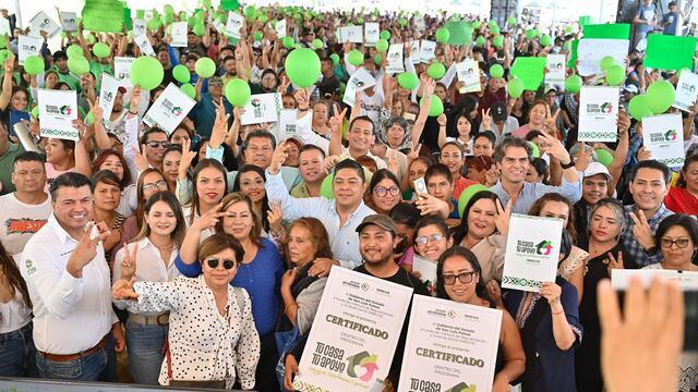 Ricardo Gallardo entrega primeros 2 mil lotes de “Tu casa, tu apoyo”